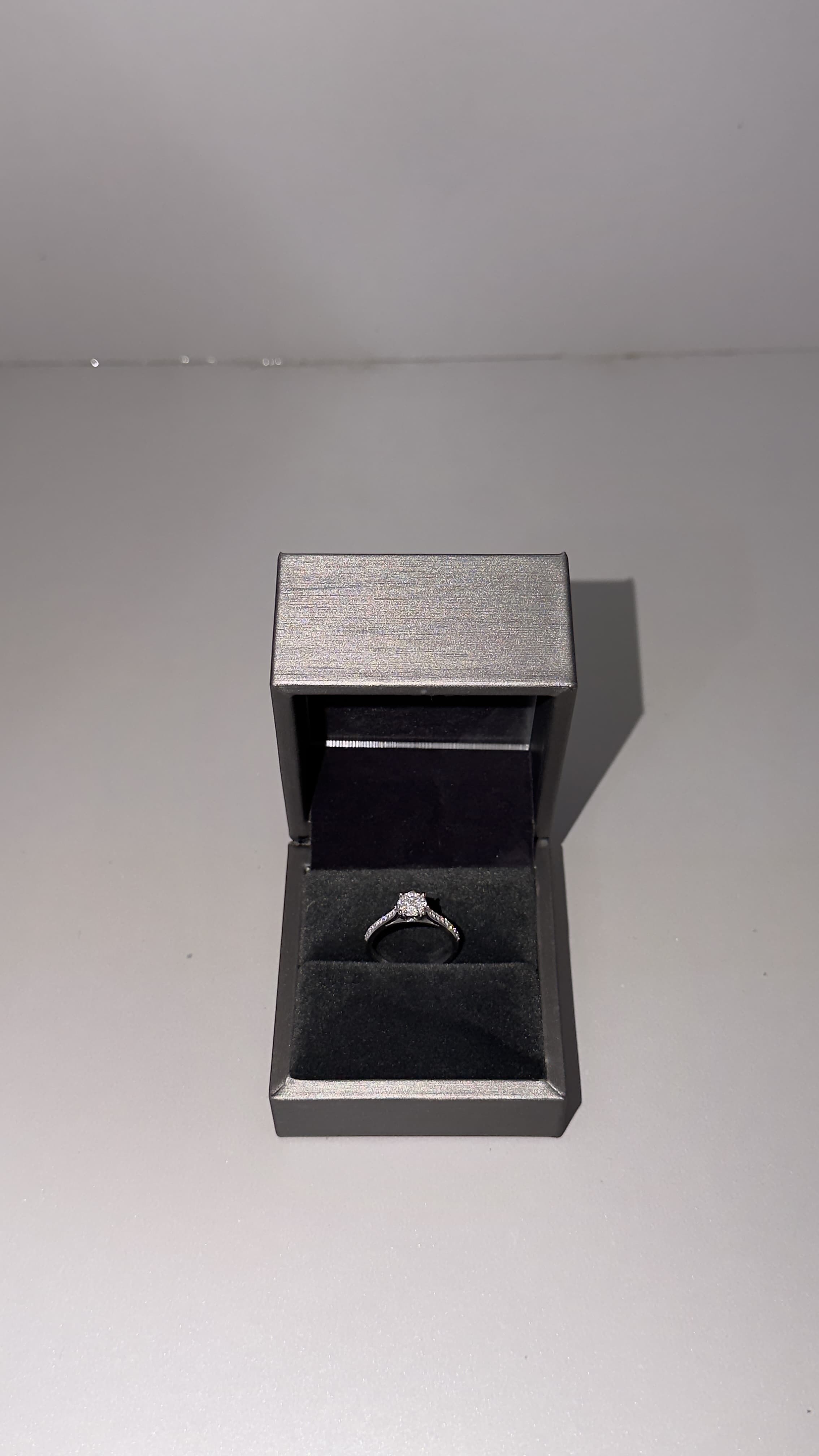 Diamond ring — photo 3 of 3